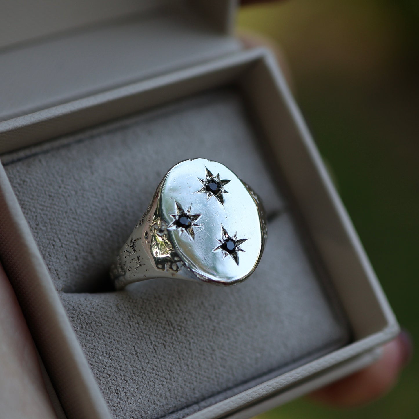 Saba Signet with 3 Stars