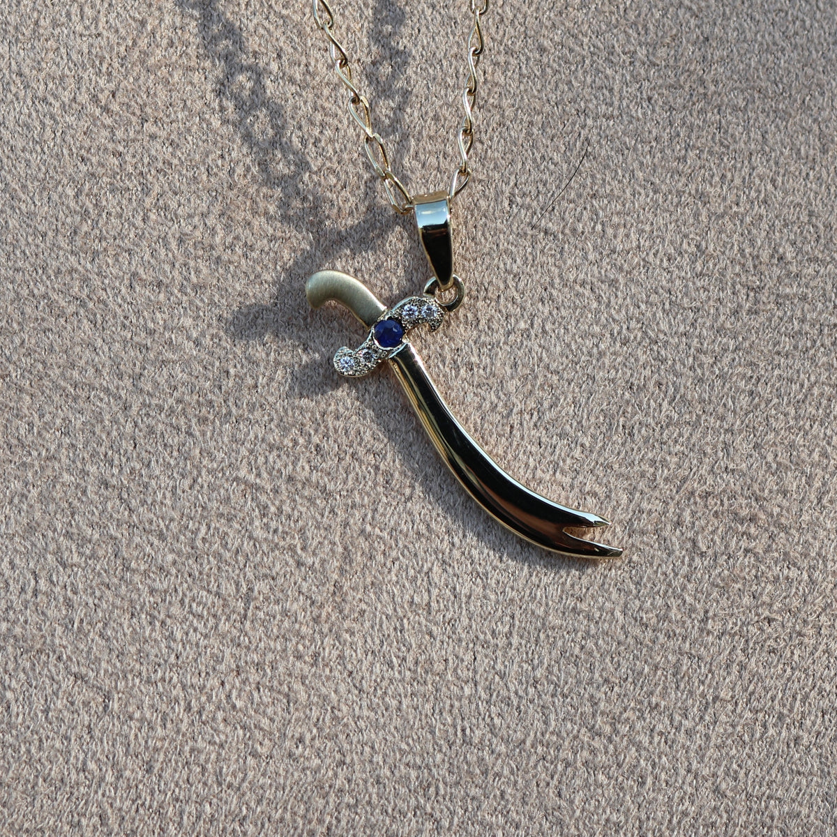 Sword Pendant|9ct gold|Chain