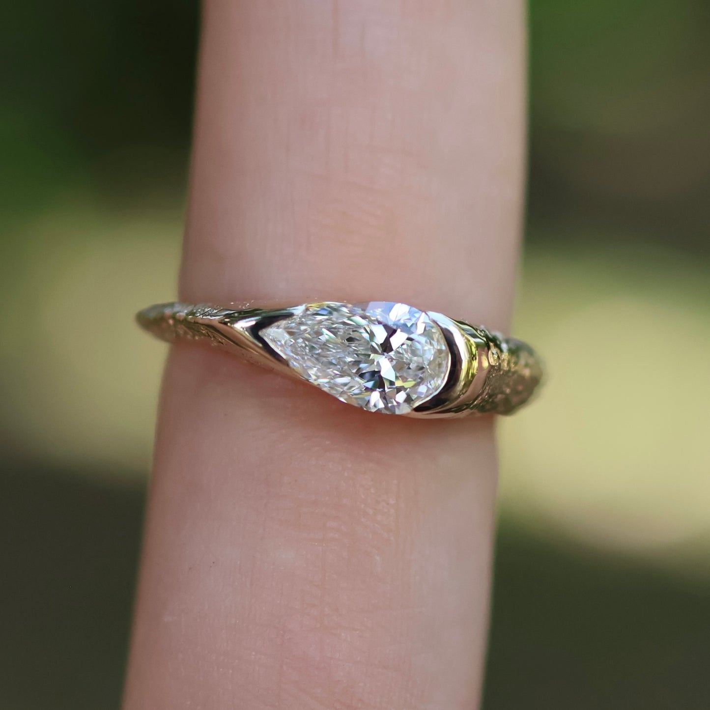 6: Castle Signet with Lab Diamond|9ct gold| 7/N