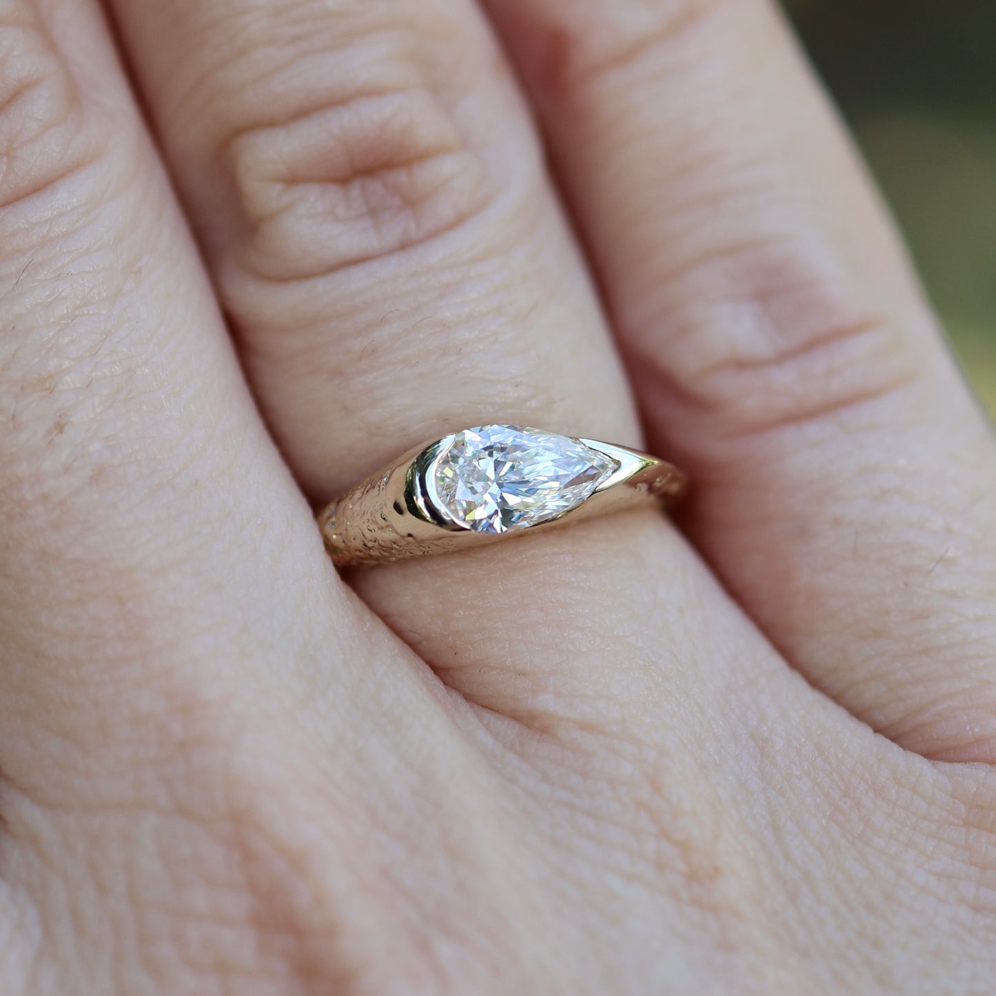 6: Castle Signet with Lab Diamond|9ct gold| 7/N