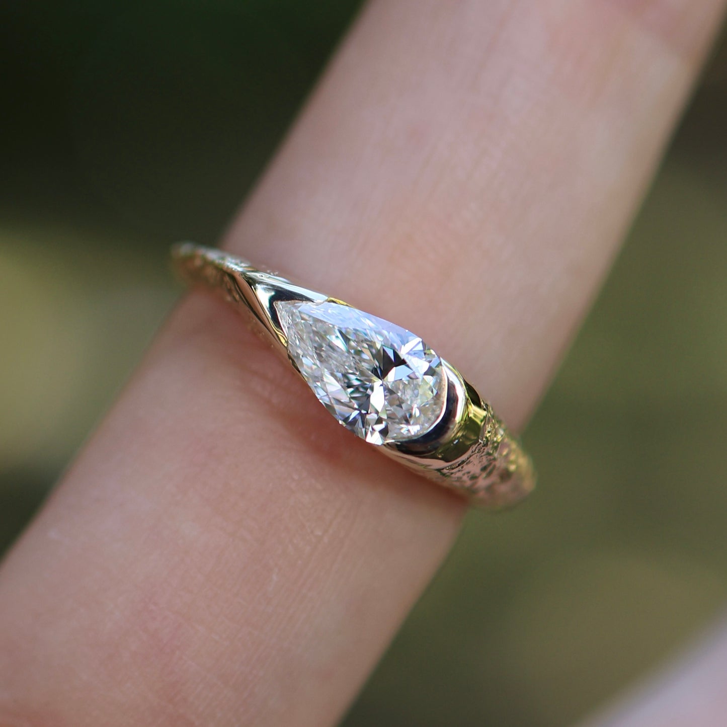 6: Castle Signet with Lab Diamond|9ct gold| 7/N