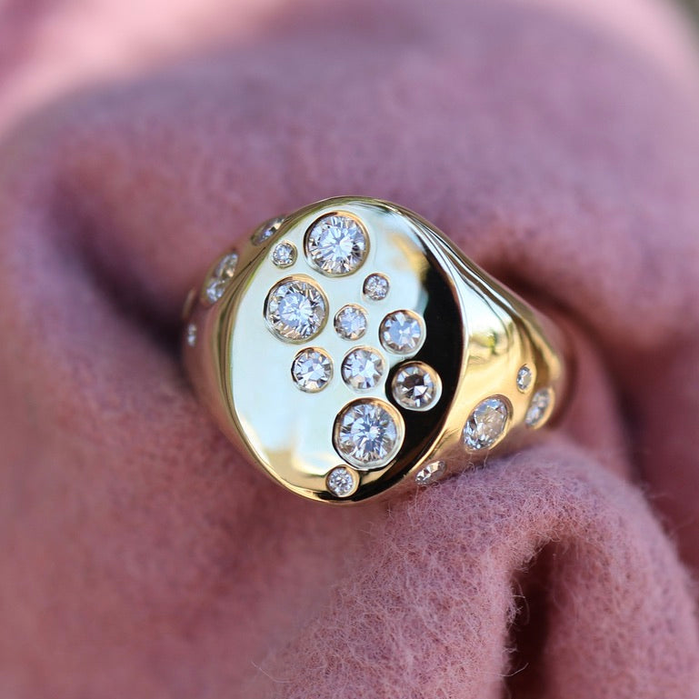 Valerie Signet Ring|Parti Sapphires