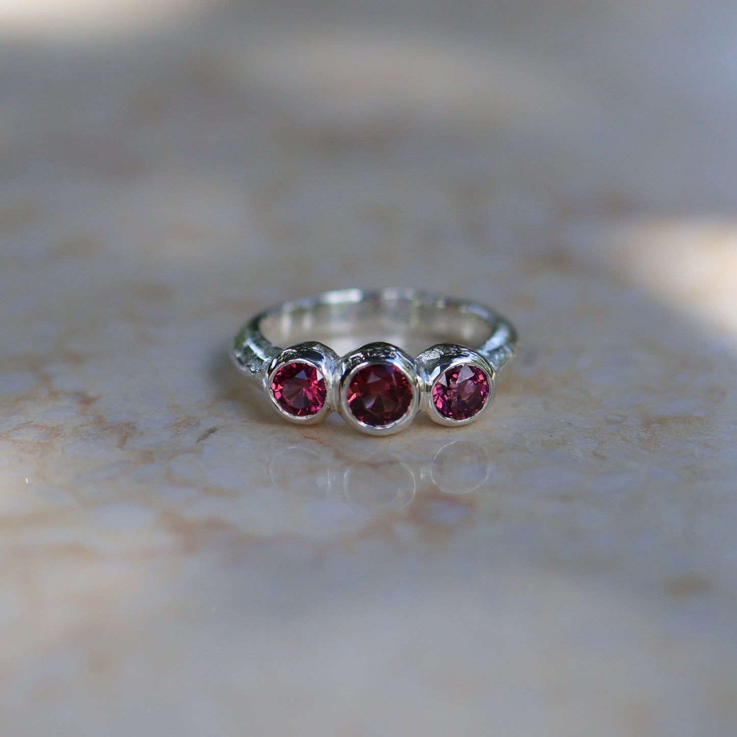 4: Trilogy Ring with Garnets|Sterling Silver|7.5/O