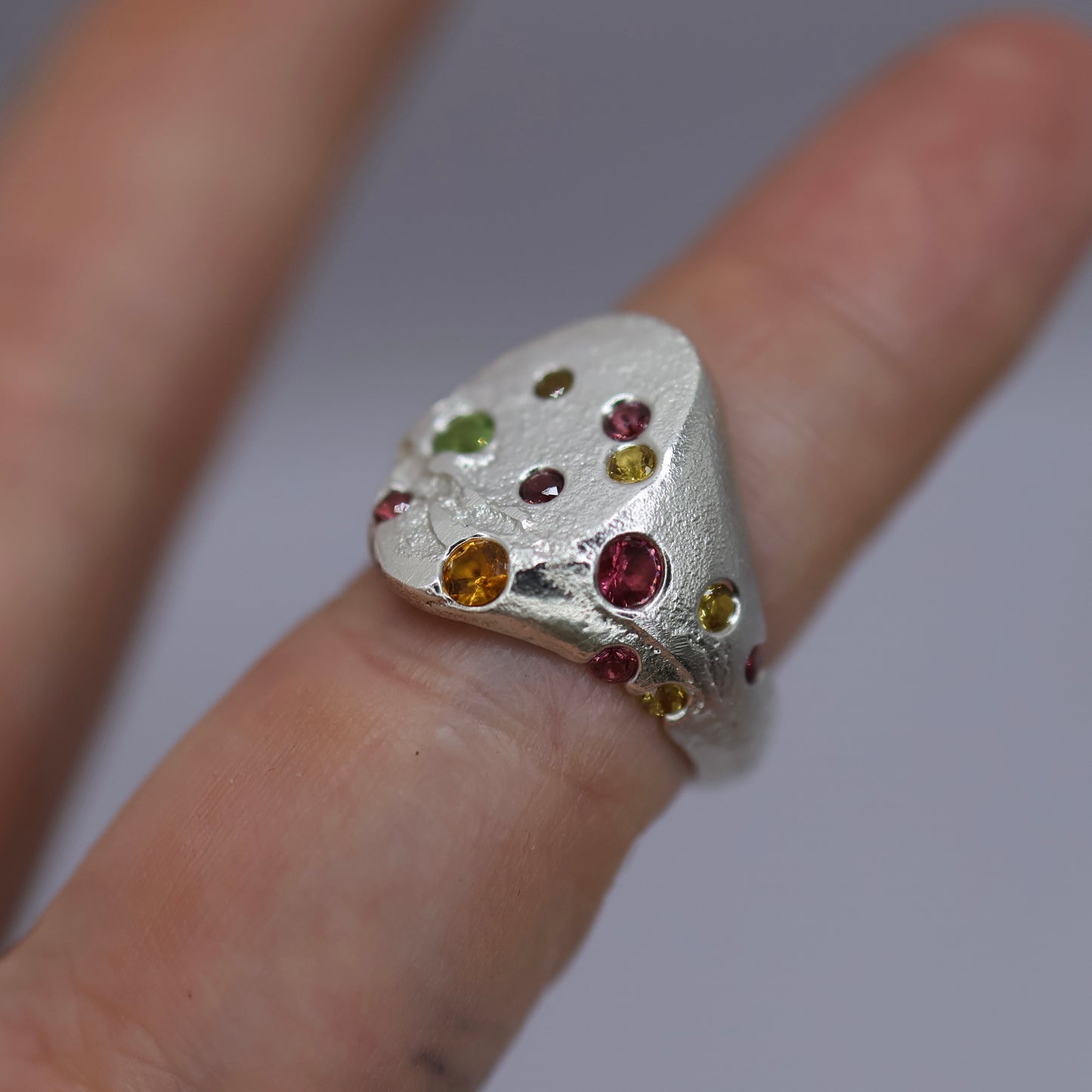 Signet - Stones Cast In Place-  6.5